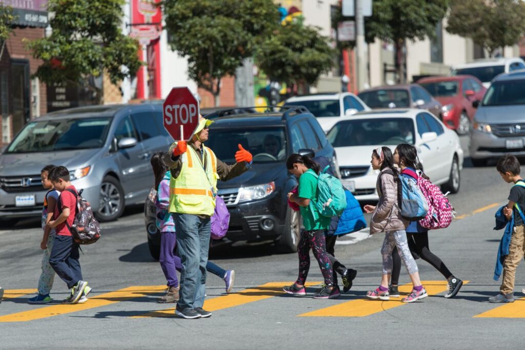 Accidentes Peatonales Cerca De Escuelas- Riesgos Y Prevención
